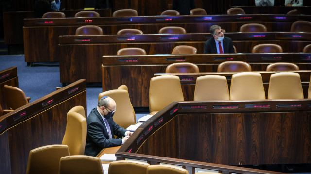 רה"מ נפתי בנט בדיון 40 החתימות בכנסת (צילום: נועם מושקוביץ')