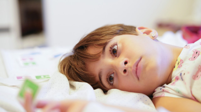 ילדה חולה, אילוסטרציה (צילום: אינגאימג')