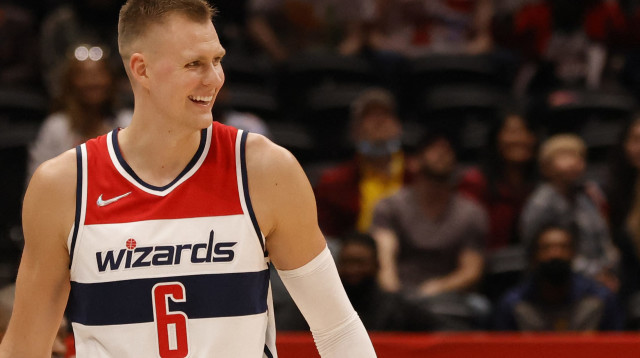 שיחק עם מגבלת דקות. פורזינגיס (צילום: רויטרס)