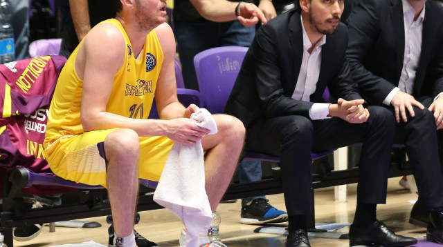 גיא פניני, הפועל חולון (צילום: אודי ציטיאט)