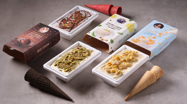 דלי קרים חוגגת פורים (צילום: אנטולי מיכאלו)