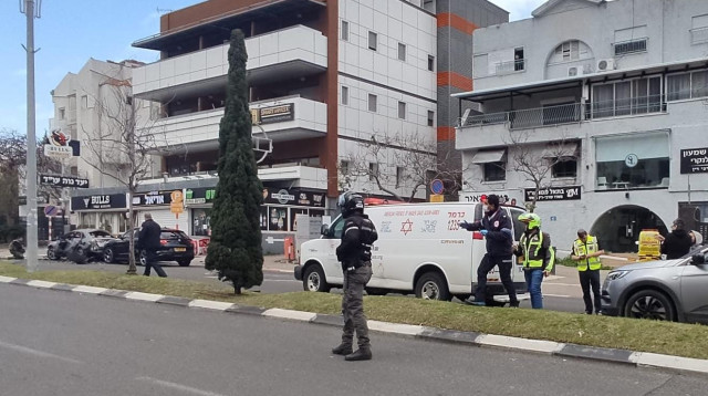 פיצוץ הרכב בקריית חיים (צילום: תיעוד מבצעי מד"א)