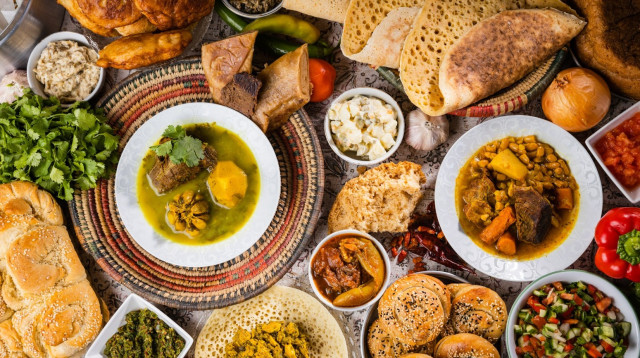 אוכל תימני באתר יאמי (צילום: מקס מורון)