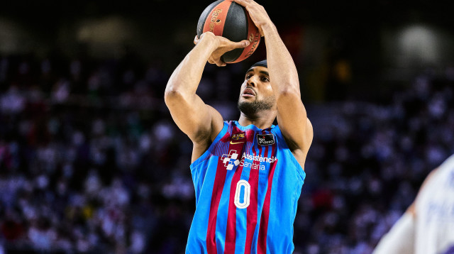 הצטרף למירוטיץ' עם ספרות כפולות. דייויס (צילום: GettyImages, Sonia Canada)