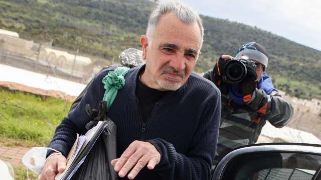 משה איבגי עם שחרורו ממאסר (צילום: דוד כהן, פלאש 90)