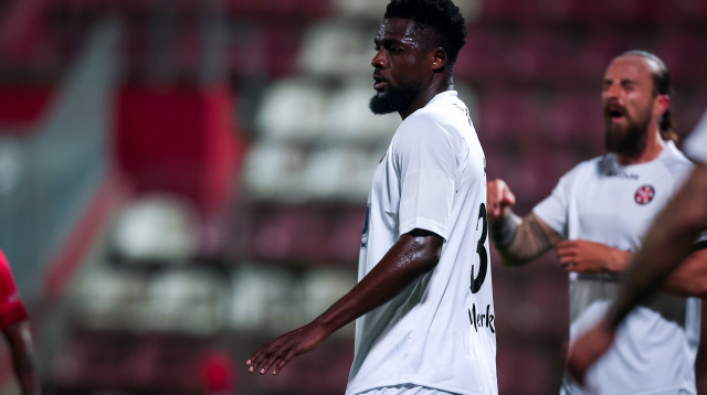 חוששים להעמיס עליו לאור מצוקת הקשרים. ג'ון אוגו (צילום: מאור אלקסלסי)