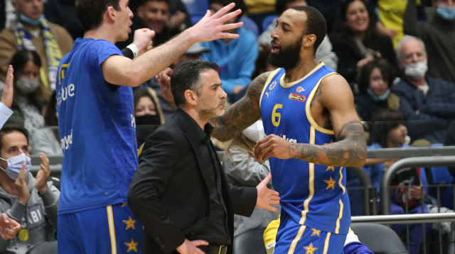 קלע שלשה מכריעה. וויליאמס (צילום: אודי ציטיאט)