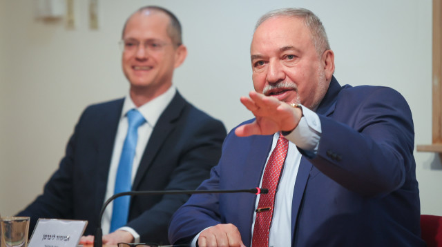 אביגדור ליברמן, עודד פורר (צילום: פלאש 90)