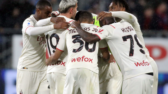 שחקני מילאן חוגגים (צילום: GettyImages, Enrico Locci)