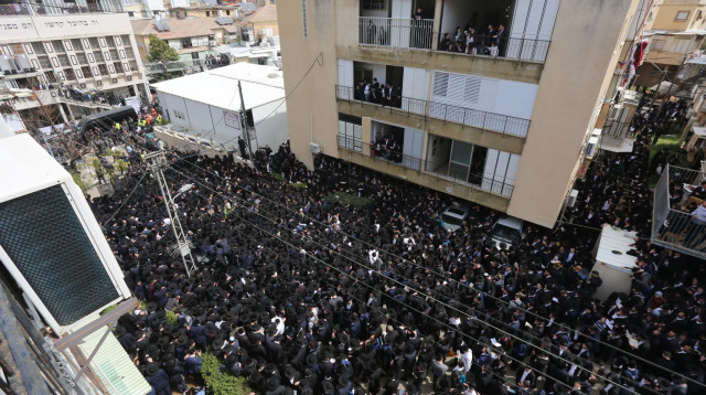 הלווית הרב קנייבסקי (צילום: איתן אלחדז/TPS)
