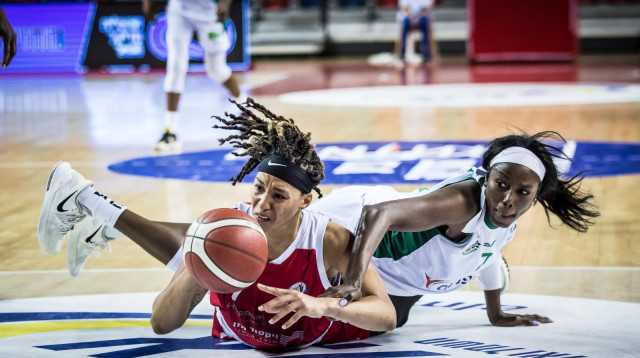 משחק הירואי של סימס (צילום: אתר רשמי, עודד קרני, איגוד הכדורסל)