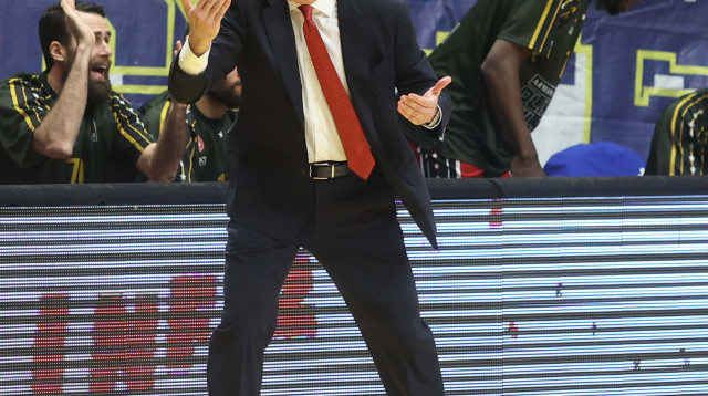 אטורה מסינה, מאמן מילאנו (צילום: דני מרון)