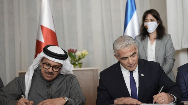 לפד ושר החוץ הבחרייני (צילום: בועז אופנהיים, לע״מ )