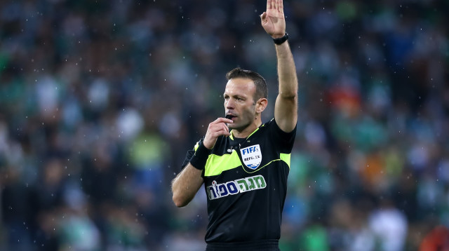 אוראל גרינפלד שופט כדורגל (צילום: מאור אלקסלסי)