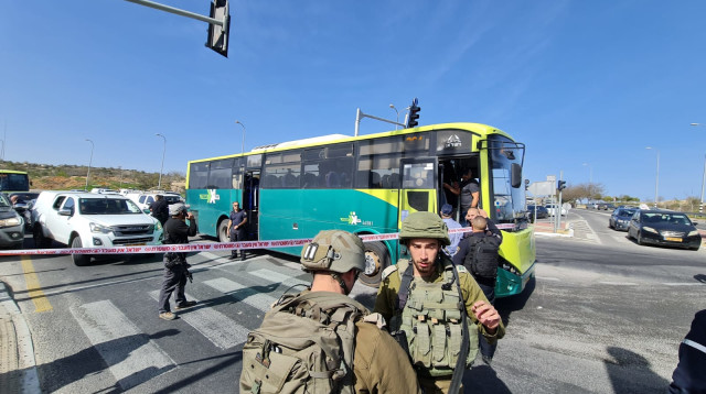 זירת הפיגוע בגוש עציון (צילום: הצלה ללא גבולות)