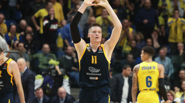 יונאס ג'רבקו שחקן חימקי מוסקבה (צילום: דני מרון)