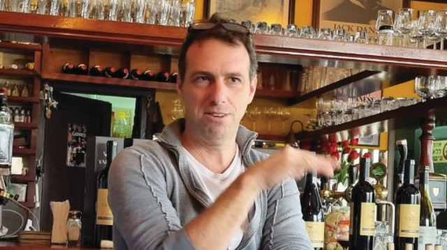 עודד חצבאני, מהל הדרכה יקב רמת הגולן. פאב עמירם (צילום: מירה איתן)