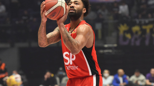 ג'יימס יאנג, שחקן הפועל תל אביב (צילום: ברני ארדוב)