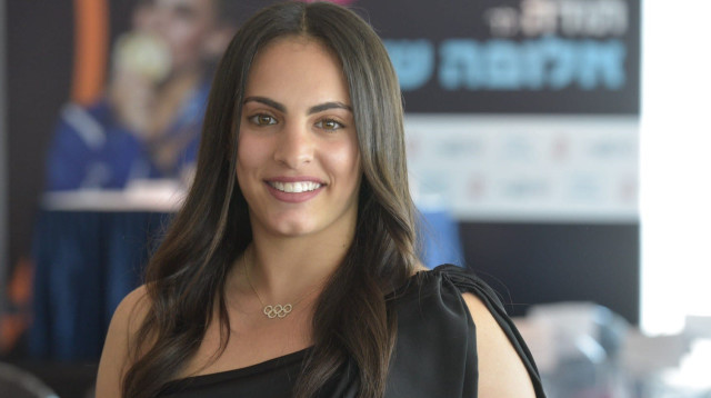 פורשת בשיא. לינוי אשרם (צילום: ניב אהרונסון)