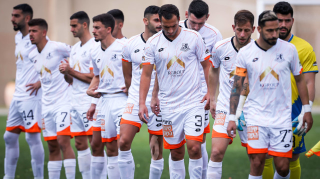 בני יהודה תלויה בעצמה (צילום: מאור אלקסלסי)