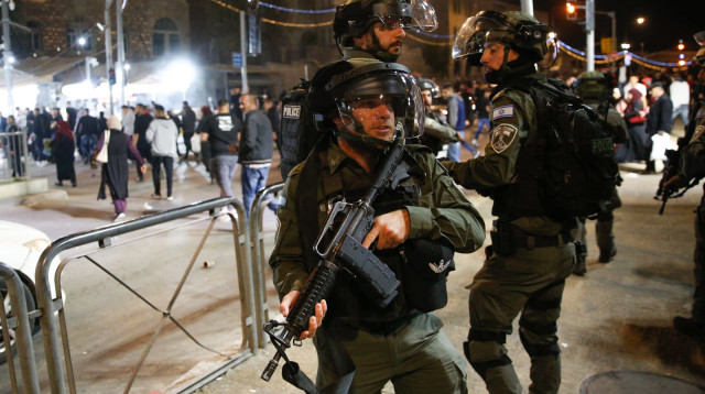 הפרות סדר בשער שכם (צילום: שלו שלום/TPS)