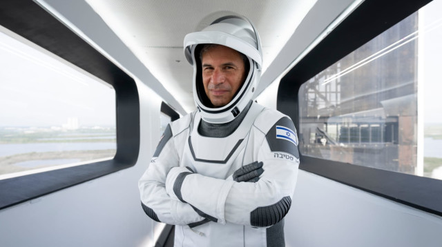 האסטרונאוט הישראלי איתן סטיבה  (צילום: Courtesy of Space X)