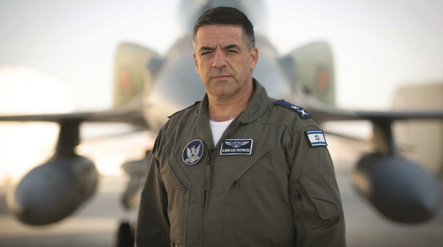 מפקד חיל האוויר האלוף עמיקם נורקין (צילום: דובר צה"ל)