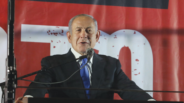 בנימין נתניהו נואם בהפגנת הימין (צילום: מרק ישראל סלם)