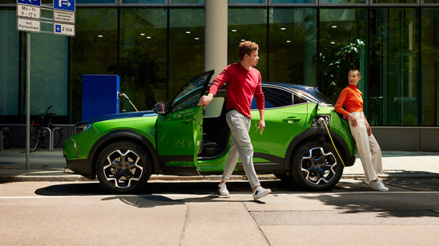 כל הסיבות להתקדם לרכב חשמלי (צילום: opel)