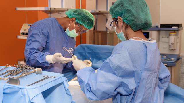 חדר ניתוח, אילוסטרציה (צילום: אינג'אימג')