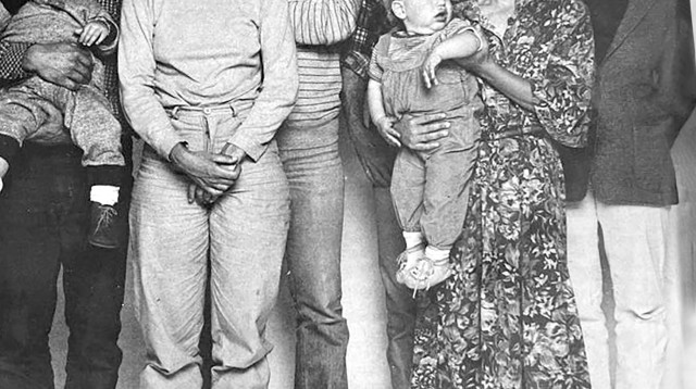 נעמי, ראשונה מימין (צילום: מיכה קירשנר)