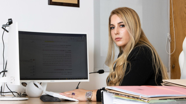 עורכת הדין הלן דורפמן (צילום: גיל נחושתן)