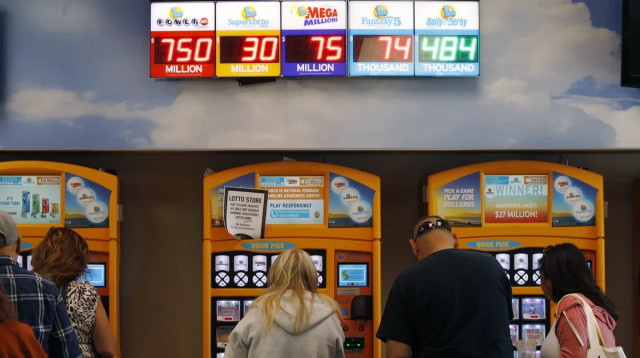 גבר זר נתקל באישה, היא לחצה על הכפתור הלא נכון - והפכה למיליונרית (צילום: Getty images)