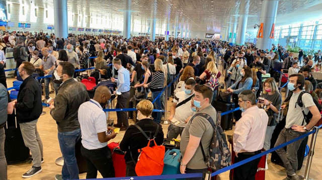 עומסים בנתב"ג (צילום: אבשלום ששוני)