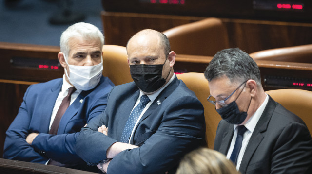 סער, בנט ולפיד  (צילום: יונתן זינדל, פלאש 90)