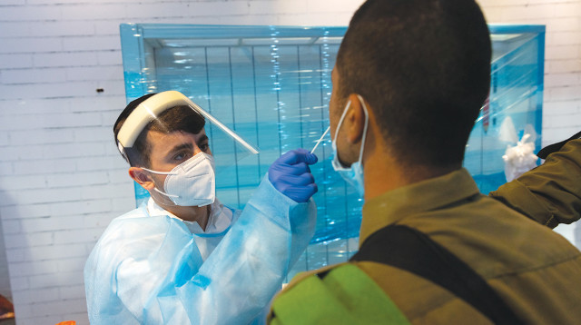 בדיקות אנטיגן (צילום: אוליביה פיטוסי)