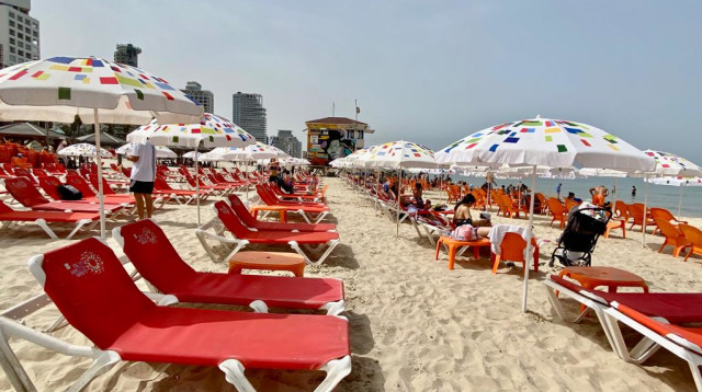 חוף ים (צילום: אבשלום ששוני)