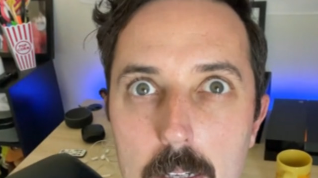 אובריאן מתחבר לרמקול הבלוטוס של השכנים (צילום: צילום מסך טיקטוק)