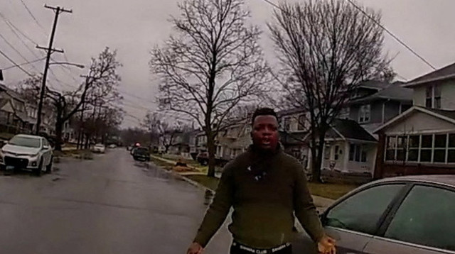 רגע המעצר של פטריק ליאויה (צילום: רויטרס)