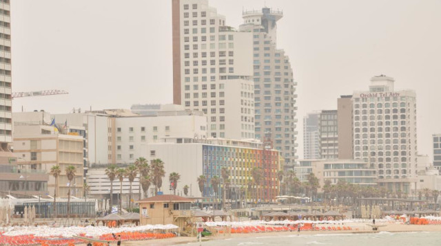 אובך בתל אביב (צילום: אבשלום ששוני)