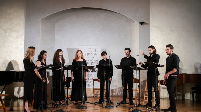 מקהלת ססיליה מבית מקהלות מורן (צילום: ורה בלו)