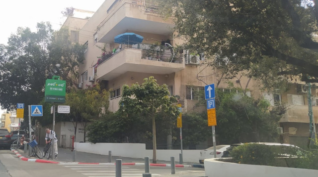 הבניין של "קרובים קרובים"  (צילום: אורן שטרנברג)