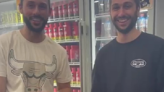 דומים או לא דומים? קיילב והכפיל מחדר הכושר (צילום: צילום מסך טיקטוק)