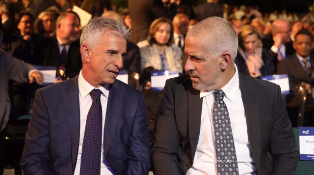 ראש המוסד דודי ברנע, וראש השב"כ רונן בר (צילום: מרק ישראל סלם)