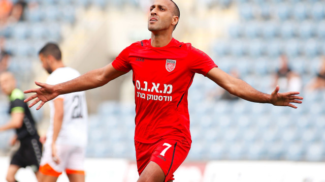 שחקן מ.ס. כפר קאסם מהראן ראדי חוגג שער (צילום: דני מרון)