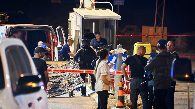 זירת הפיגוע באריאל (צילום: פלאש 90)