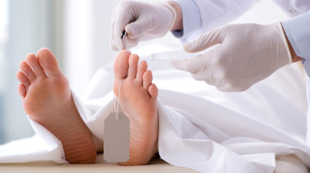 אדם שפונה מבית האבות ונחשב כמת, התברר כחי (צילום: אינג'אימג')