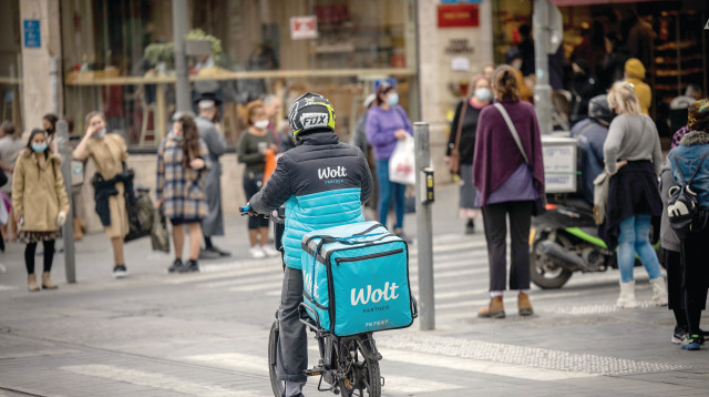 שליח וולט (צילום: יונתן זינדל, פלאש 90)