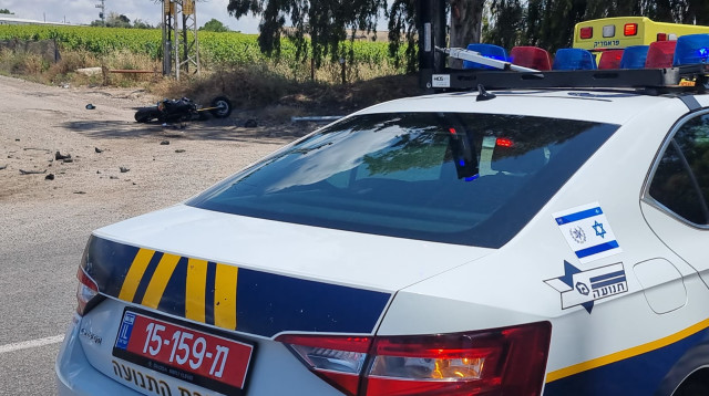 מד"א וניידת משטרה  (צילום: דוברות המשטרה)