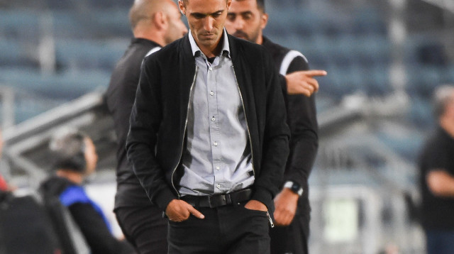 עומר גולן מאמן מכבי פתח תקוה (צילום: ברני ארדוב)